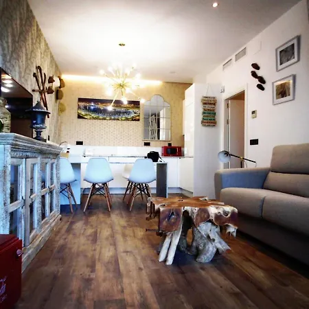 Lola Y Manuela: Beachfront Oasis With Sea-view Terrace Apartment *