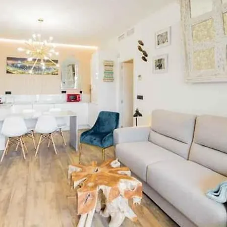 Apartment Lola Y Manuela: Beachfront Oasis With Sea-view Terrace *