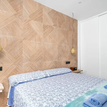 Lola Y Manuela: Beachfront Oasis With Sea-view Terrace Apartment *