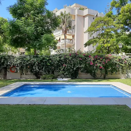 Apartment Lola Y Manuela: Beachfront Oasis With Sea-view Terrace Torremolinos